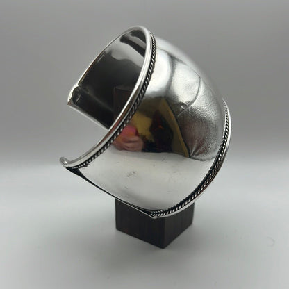 Chunky cuff - Violet Elizabeth - Jewellery