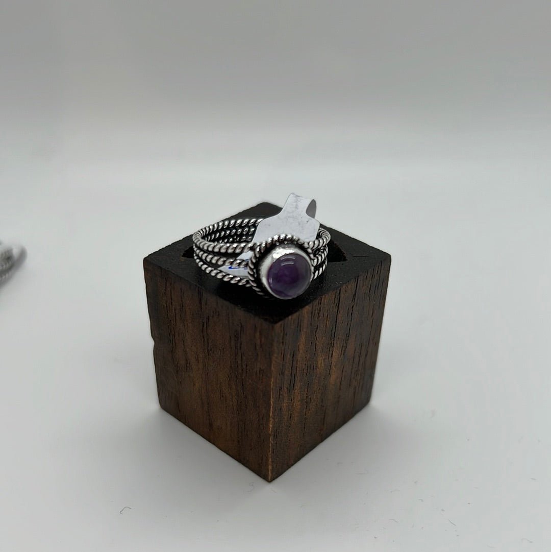 Elvis's quiff Brass Ring: Various Stones - Violet Elizabeth - Jewellery