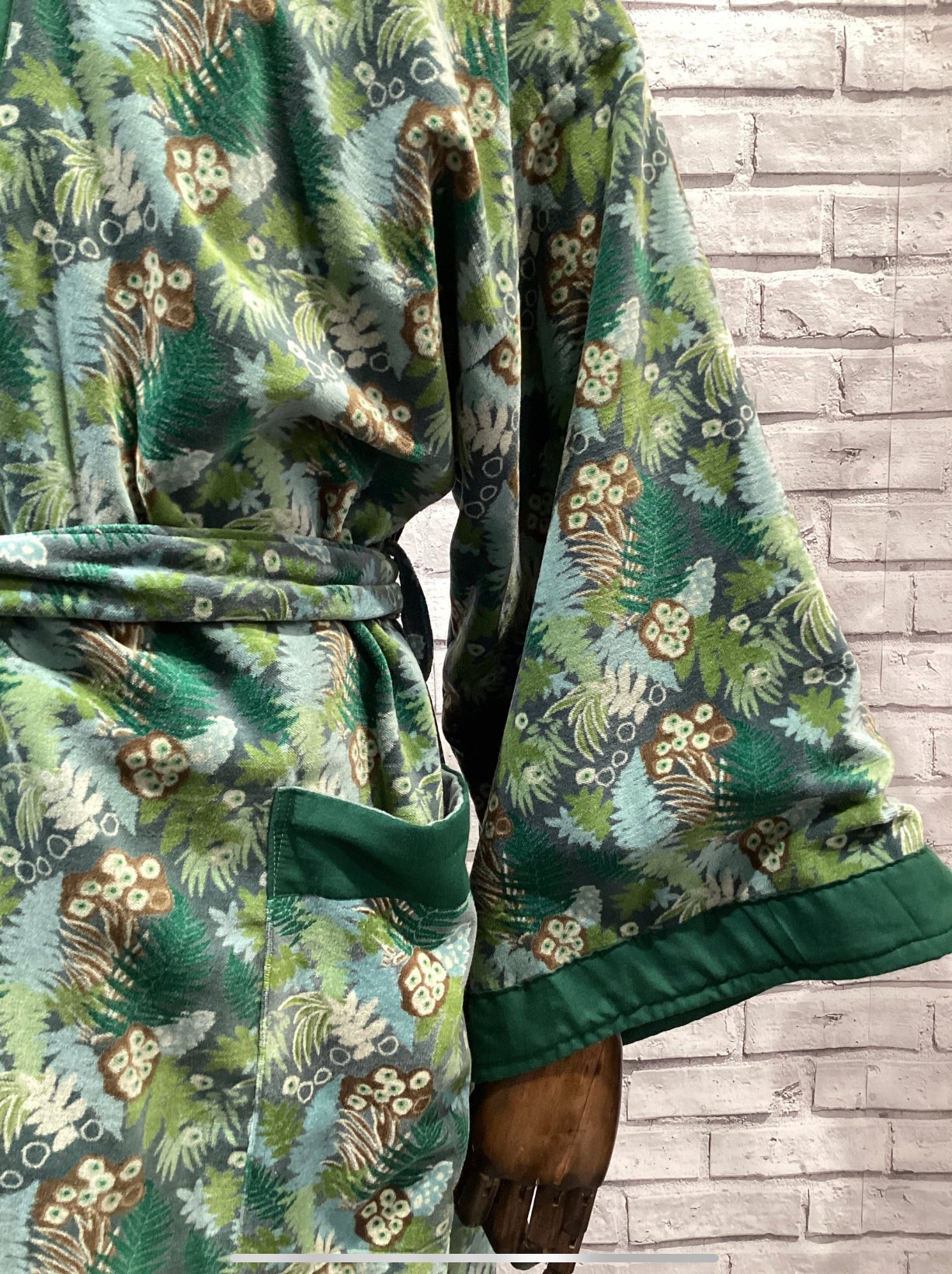 Forest green velvet robe - Violet Elizabeth - Clothing
