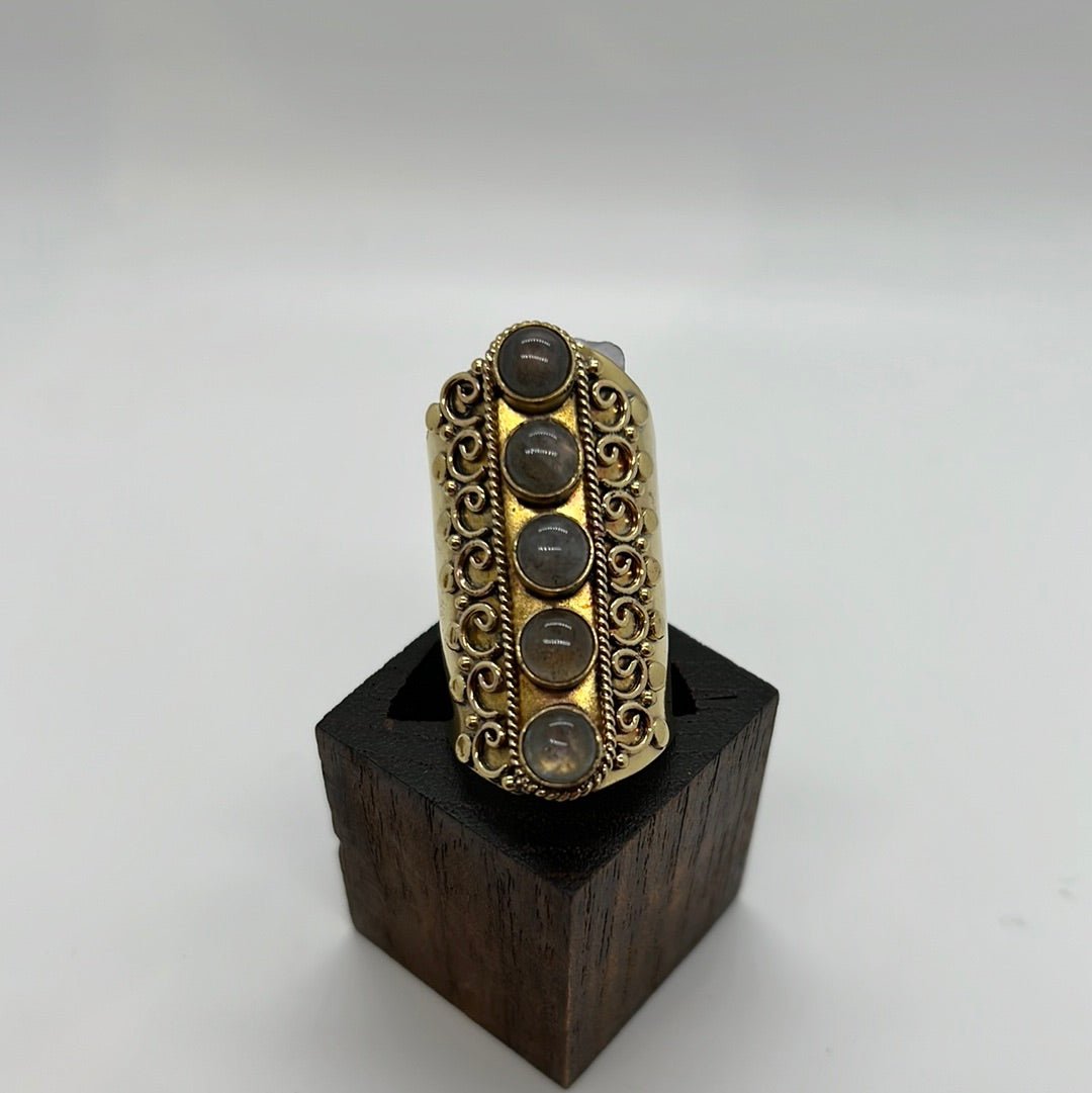 Quinque in brass - Violet Elizabeth - Jewellery