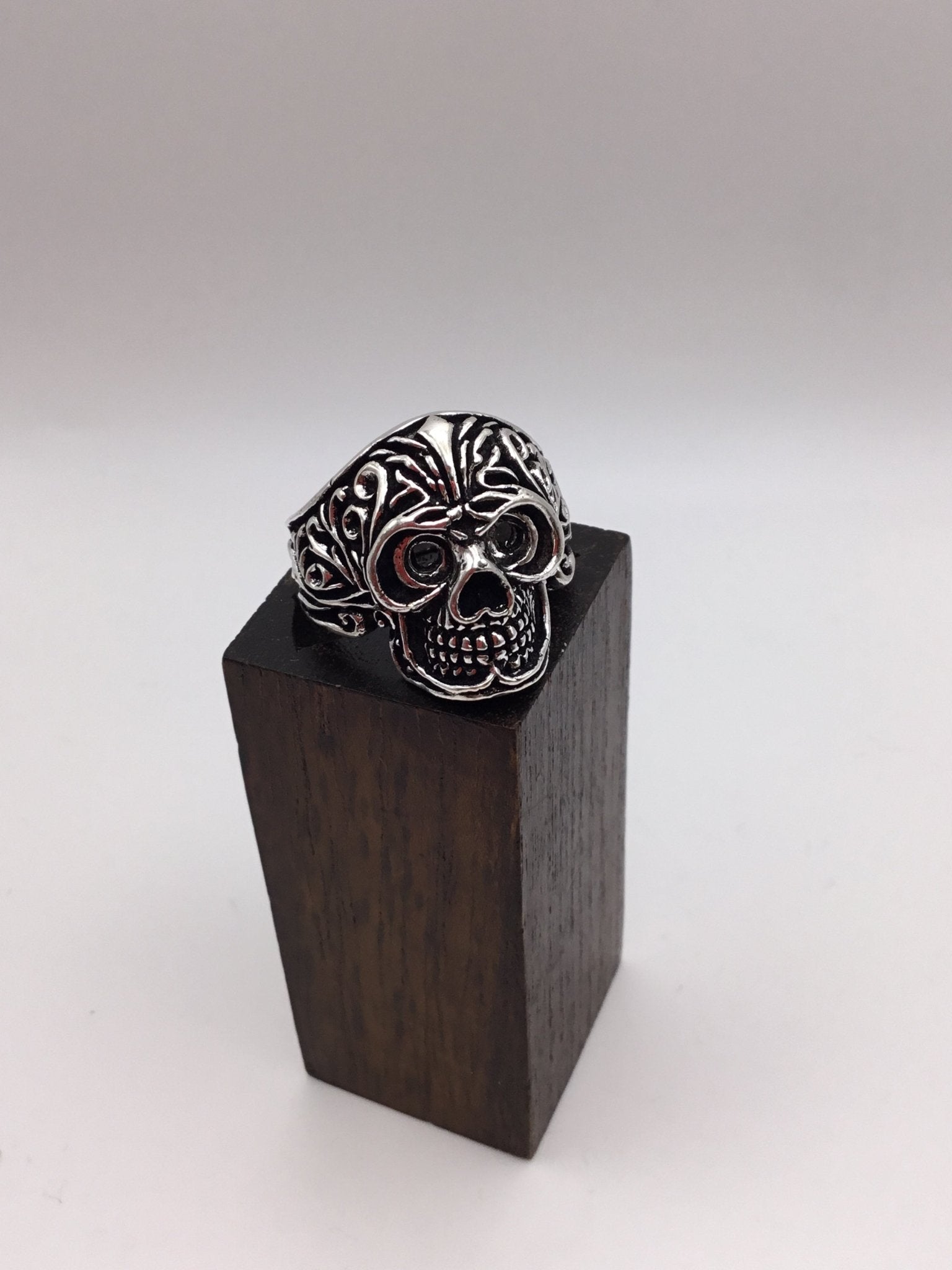 Skull - Violet Elizabeth - Jewellery