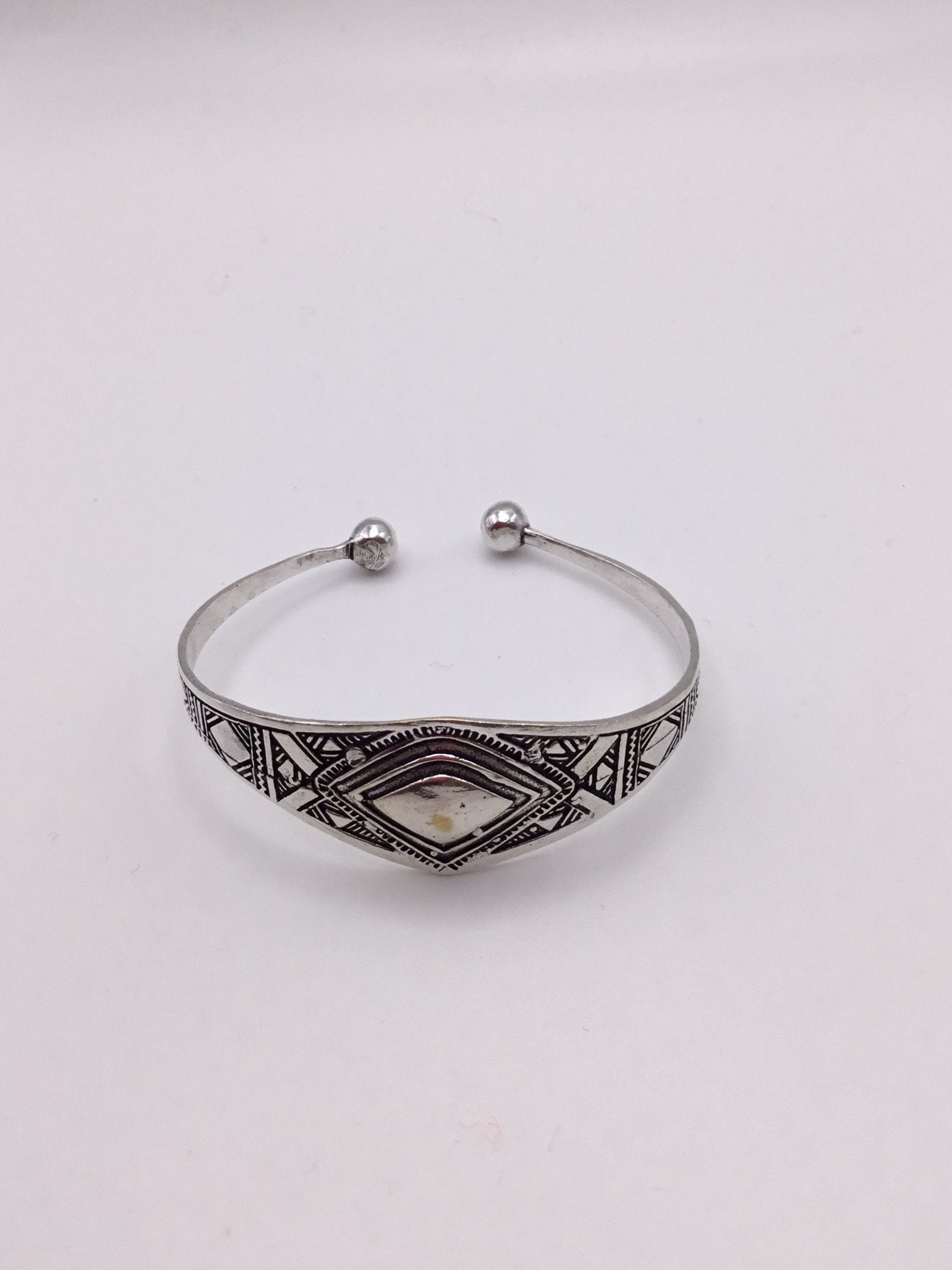 Tuareg style brass bangle - Violet Elizabeth - 